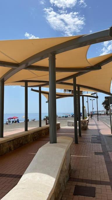 Apartamento En Playa Carvajal ฟูเอนฮิโรลา ภายนอก รูปภาพ